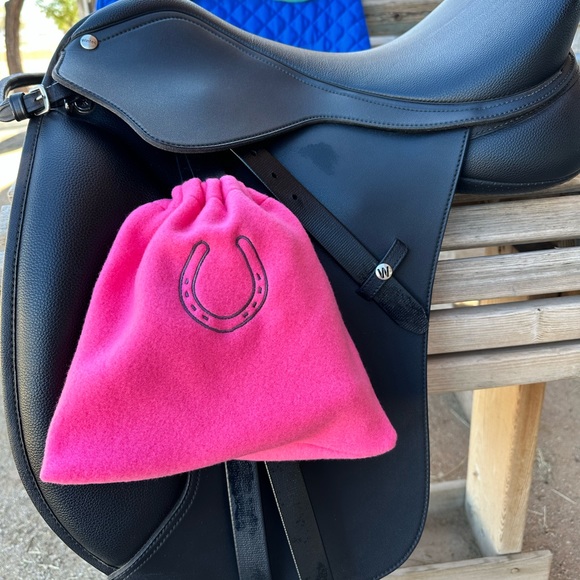 Embroidered horse shoe stirrup covers - Picture 6 of 6